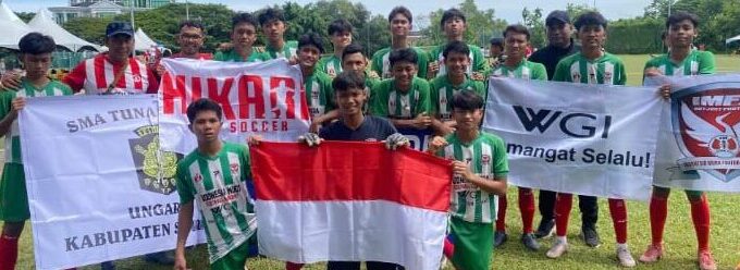 Mengasah Bakat siswa: melakukan tour ke luar negeri