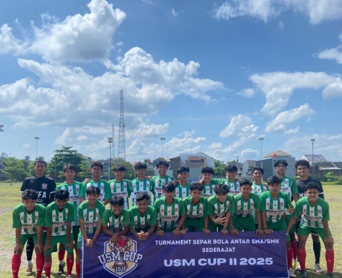 Tanding Sepak Bola SMA Tunas Patria Turnamen USM  CUP